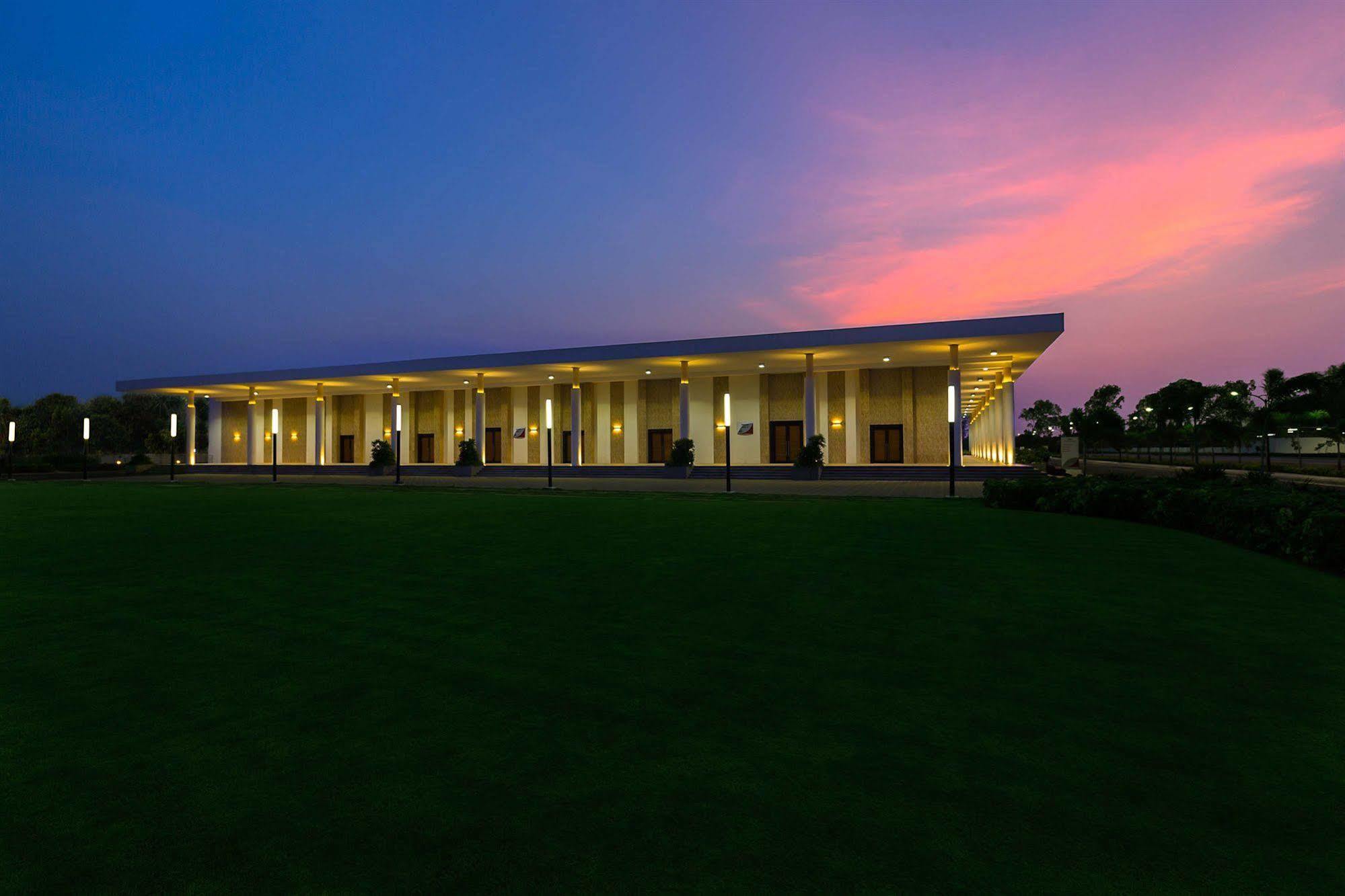 Confluence Banquets And Resort Mahabalipuram Exterior foto
