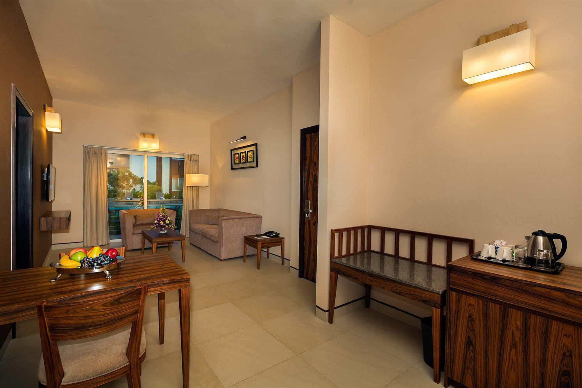 Confluence Banquets And Resort Mahabalipuram Exterior foto