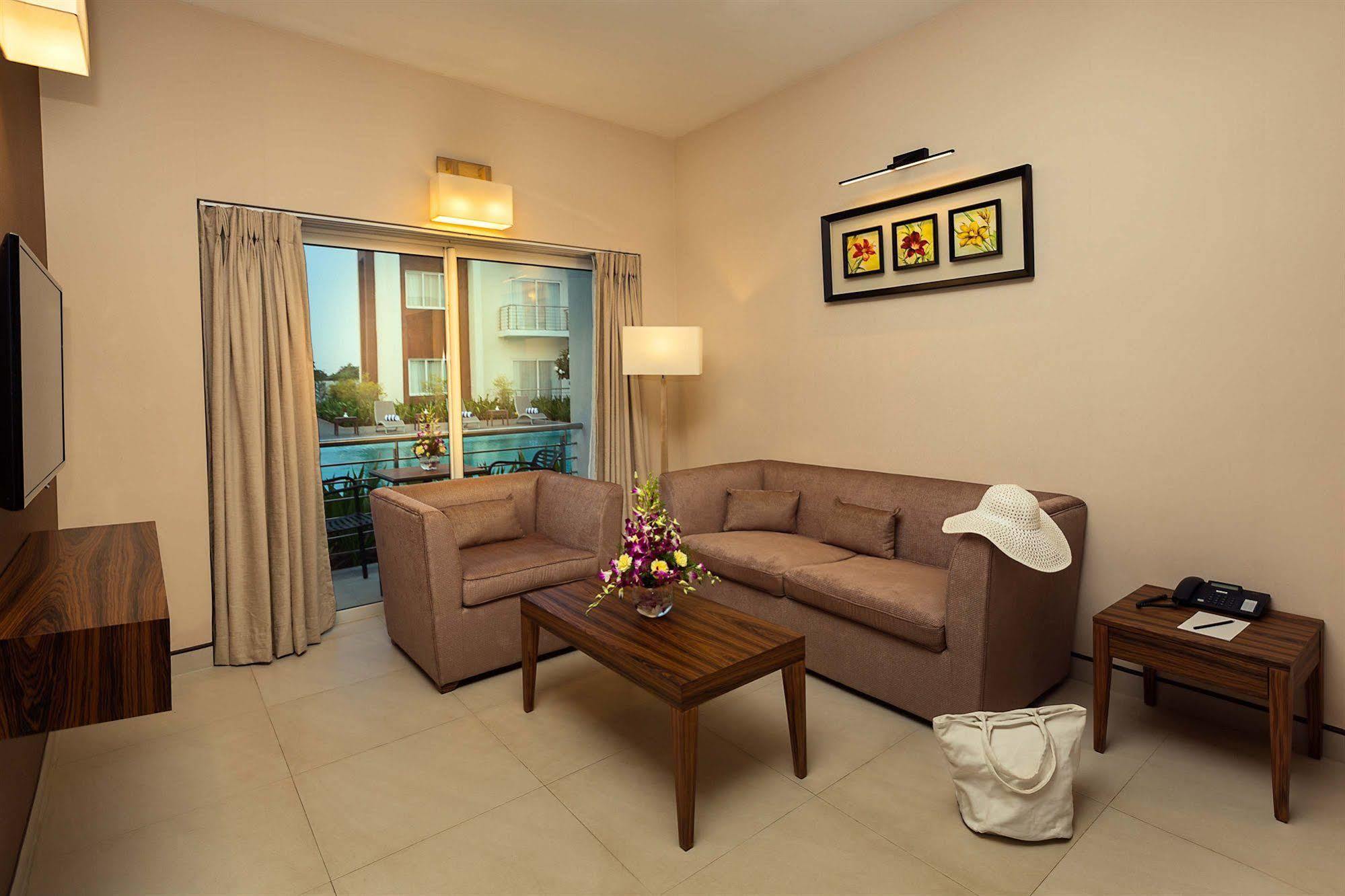 Confluence Banquets And Resort Mahabalipuram Exterior foto